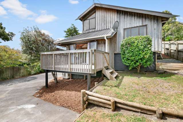 8 Albert Hall Drive Red Beach_1