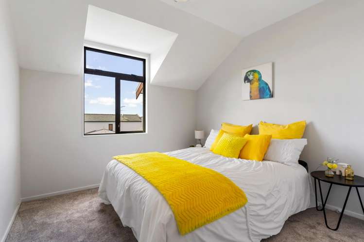 3/8 Tuscany Way Te Atatu Peninsula_13