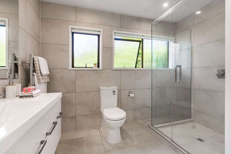 2/114 Ocean View Road Northcote_13