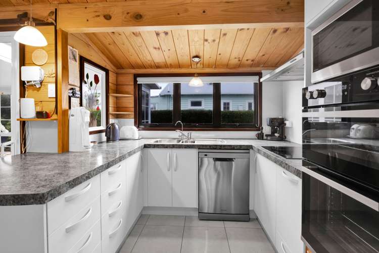 16 Heaphy Road Opunake_5