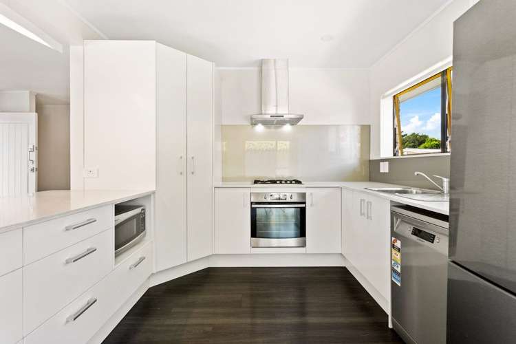 2/53 Taioma Crescent Te Atatu Peninsula_8