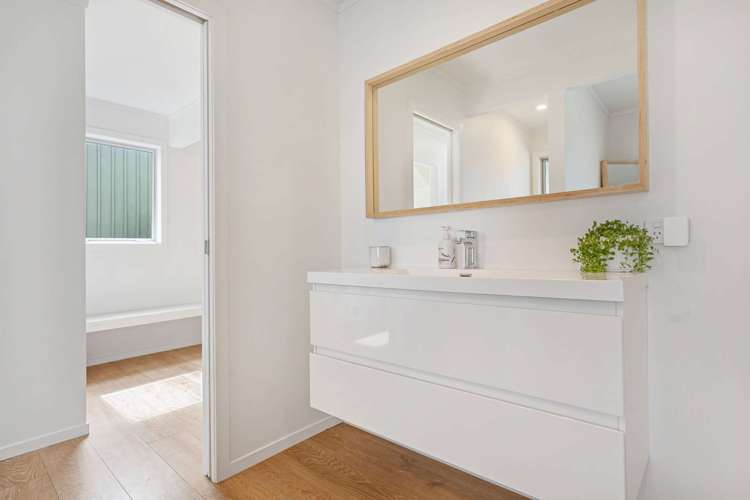 8 James McLeod Road Shelly Beach Helensville_11