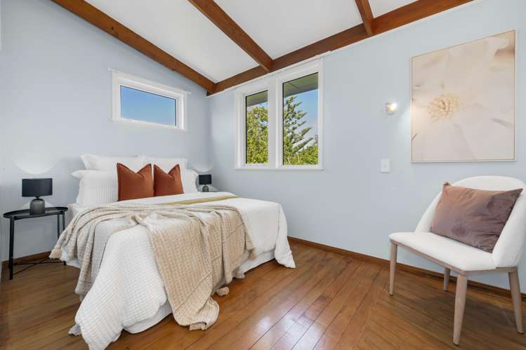 27 Colmar Road Mellons Bay_9