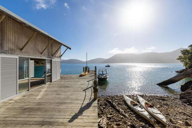 - Bay of Many Coves Queen Charlotte Sound_1