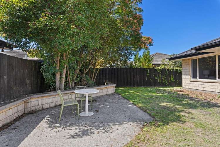 26 Glastonbury Drive Burwood_19