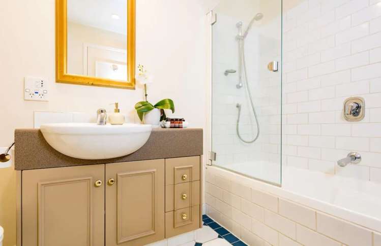 10/28 Cathedral Square Christchurch Central_9