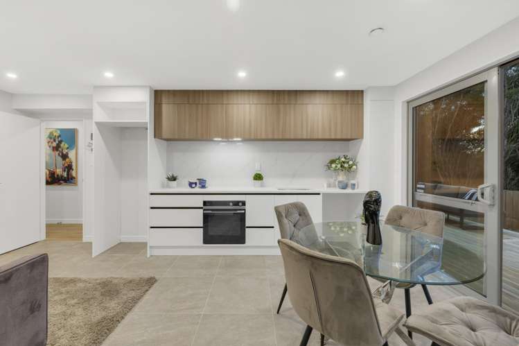 18 Castlebane Drive Flat Bush_24
