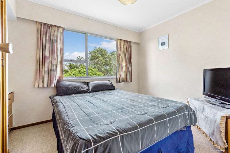 25 Taitua Drive Te Atatu South_11