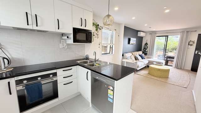 36/18 Hewlett Road Massey_4