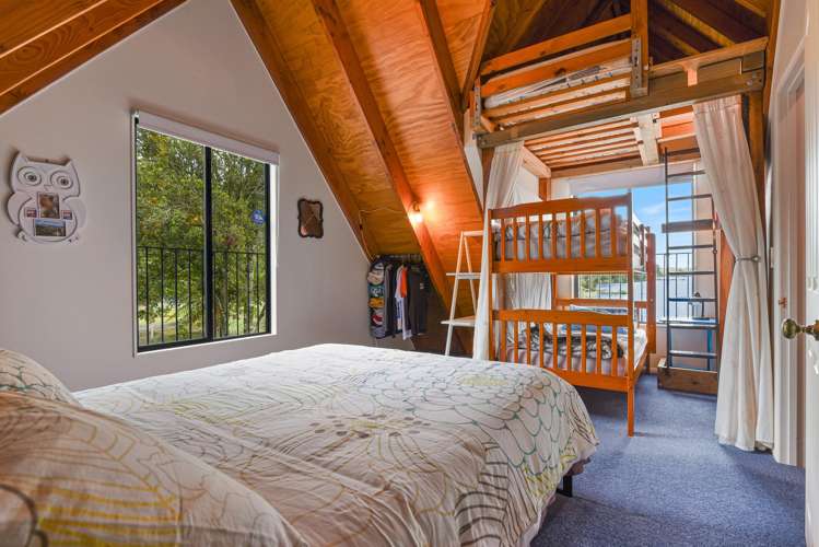 8 Chingford Road Lake Rotoma_10