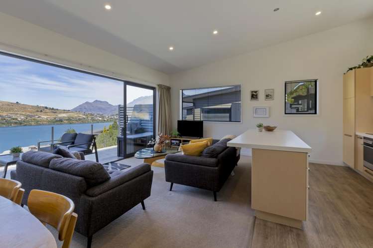 8 Goldrush Way Queenstown_7