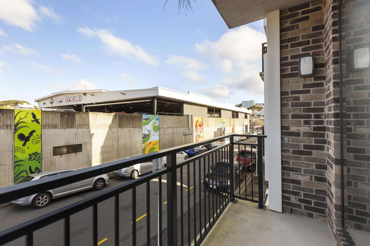 4F/11 Newtown Ave_4