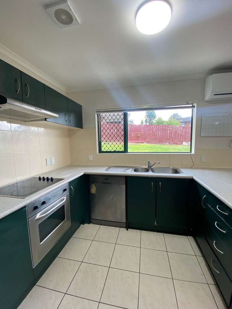 69 Castlefinn Drive Manurewa_3