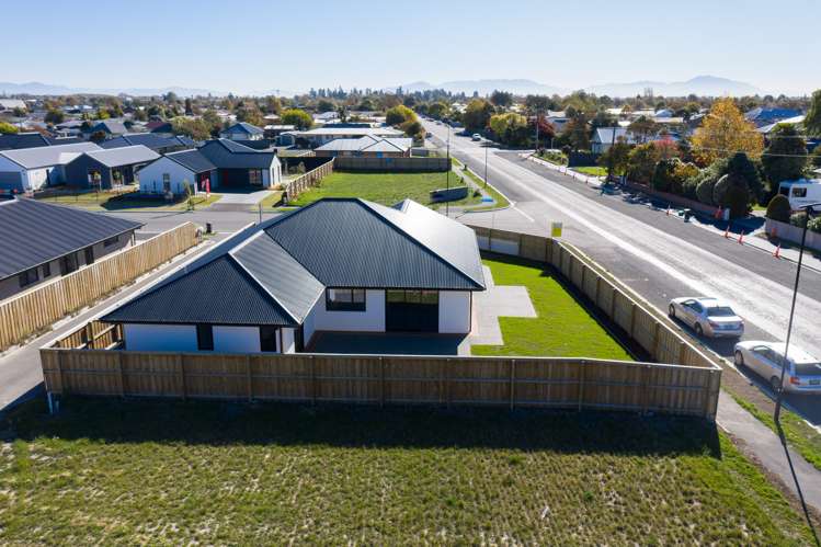 1 Strowan Avenue Elgin_22