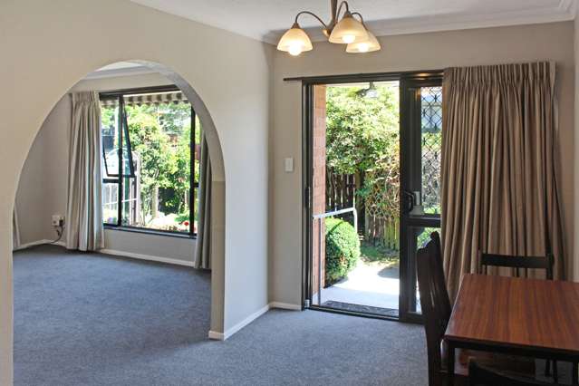 1/58 Ambleside Drive Burnside_2