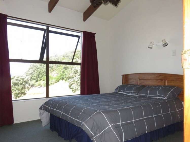 105 Oratia Place Onemana_9