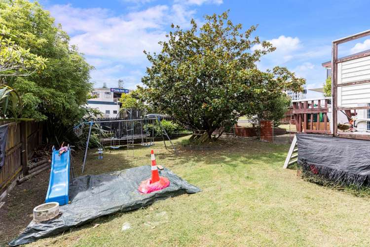 282 West Coast Road Glen Eden_4