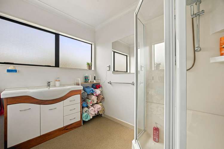 5 Rowena Crescent Motuoapa_12
