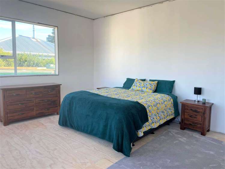 33 Main Road Owaka_13