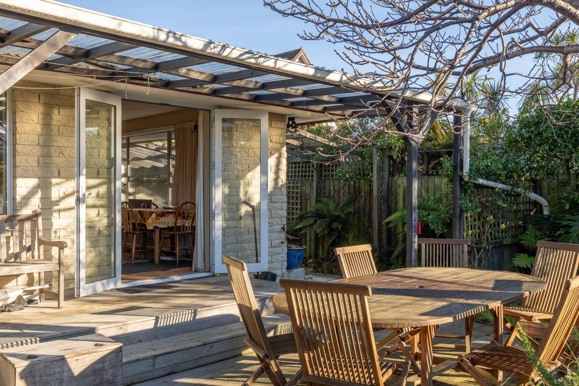 2/115 Rocking Horse Road Southshore_0