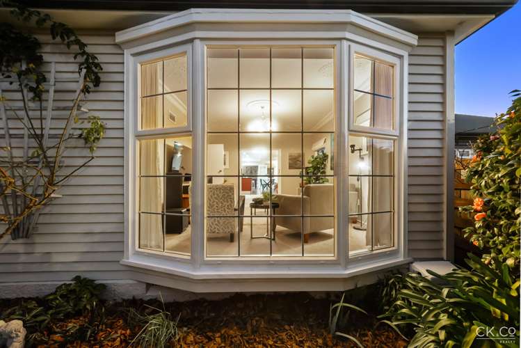 7 Anderson Grove Epuni_26