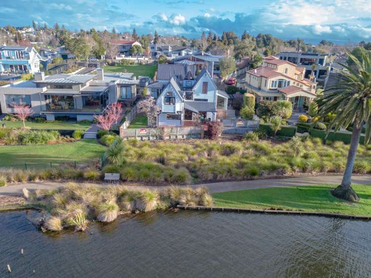 58a Lake Crescent Hamilton Lake_14