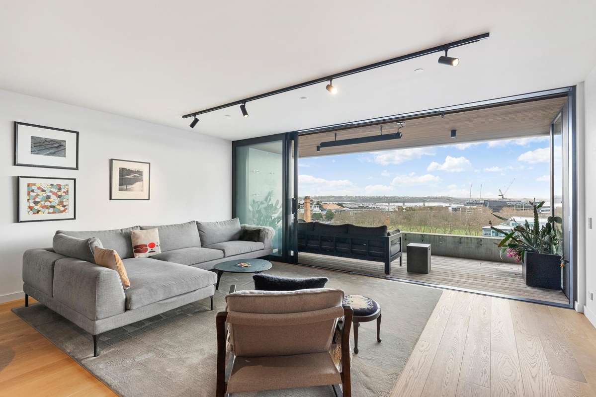 602/52 Sale Street_1