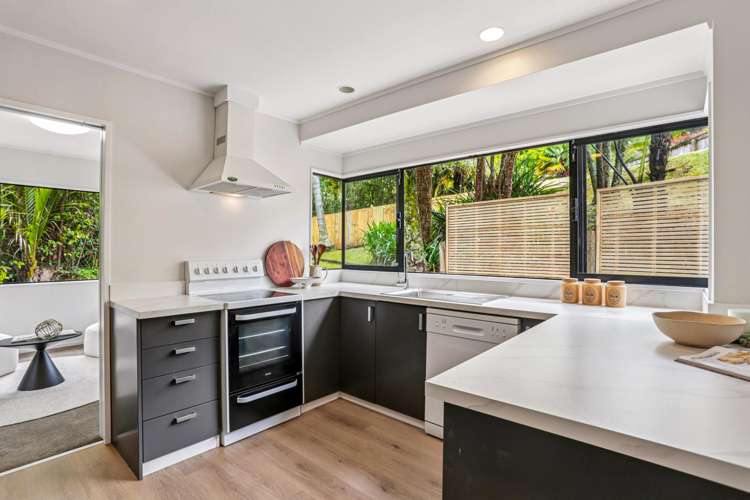 197 Woodlands Park Road Titirangi_11