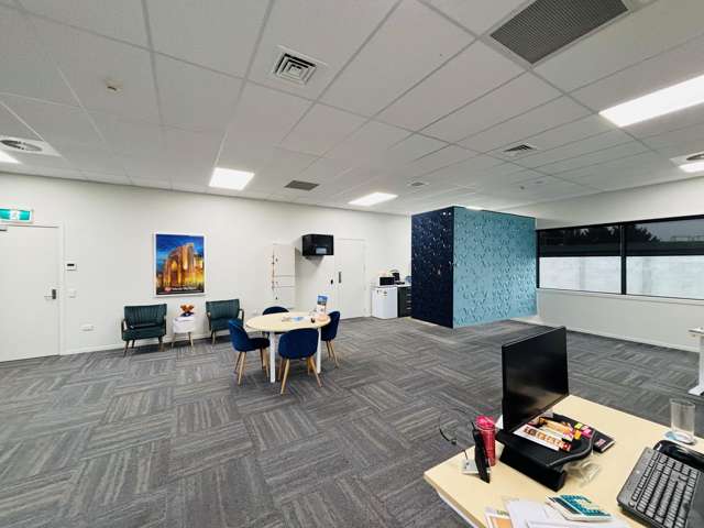 8 Vernon Drive Lincoln_2