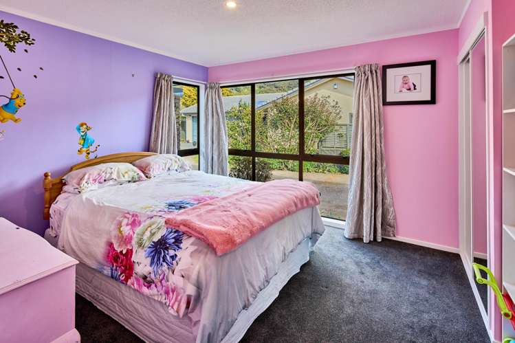 23 Mcenroe Grove Naenae_15