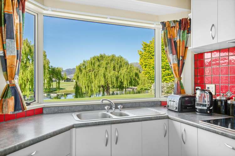 27 Pisa Moorings Cromwell_4