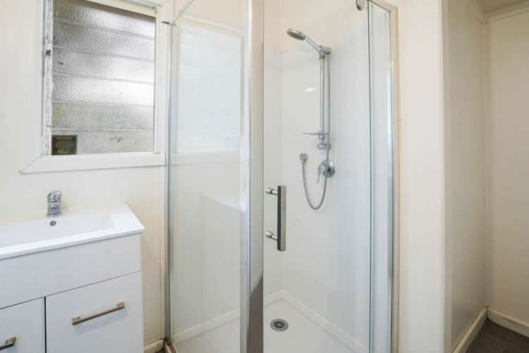 60 Sylvan Crescent Te Atatu South_11