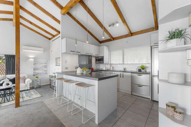 2/2 Monde Place Clover Park_1