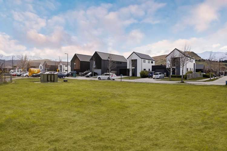 17 Lorne Street Dalefield/Wakatipu Basin_7