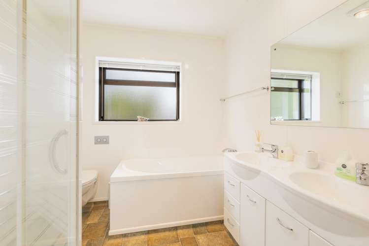 9 Deakin Place Clive_12