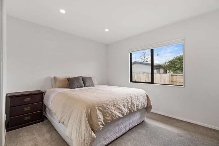 1/6 Trevor Hosken Drive Wiri_12