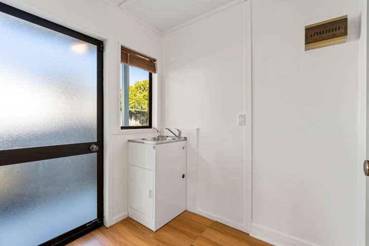 2/491 Glenfield Road Glenfield_12