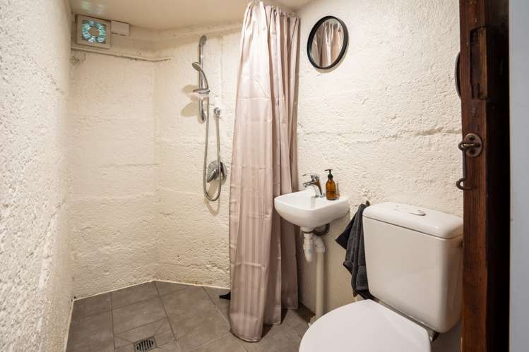 16 Burnett Street Calton Hill_25