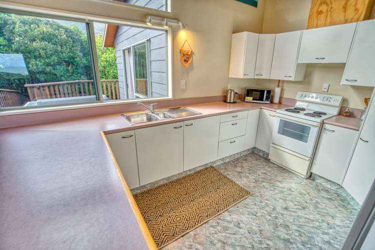 6 Ross Place Te Miko_8