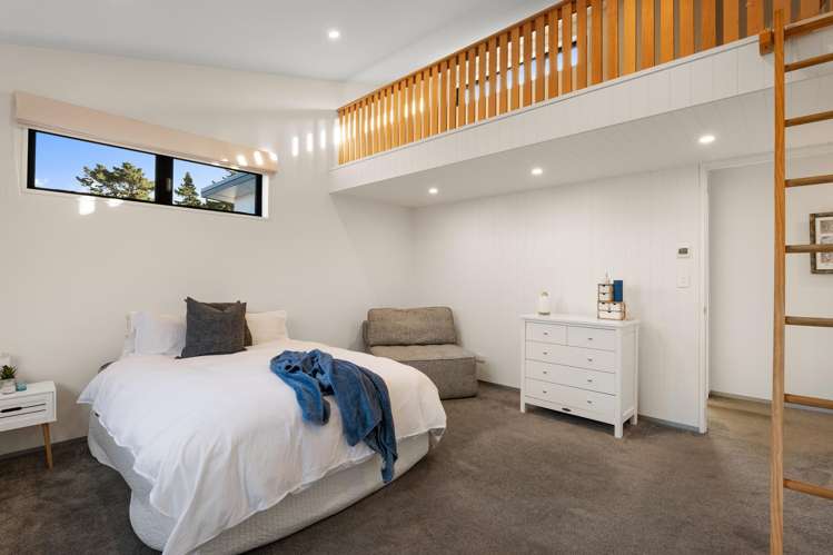 13 Carnaveron Drive Lincoln_24