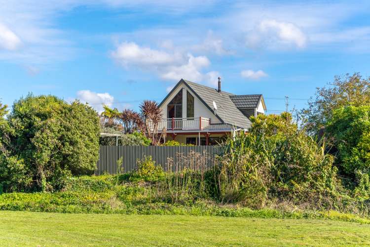 1 Beach Road Waikawa_19