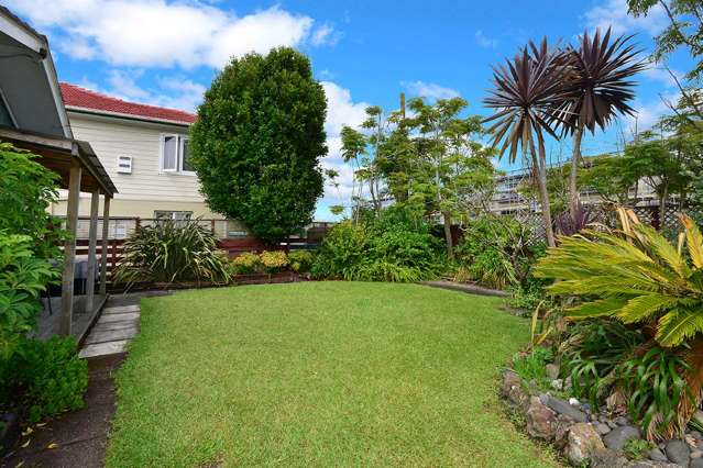 1/163 Centreway Road Orewa_1