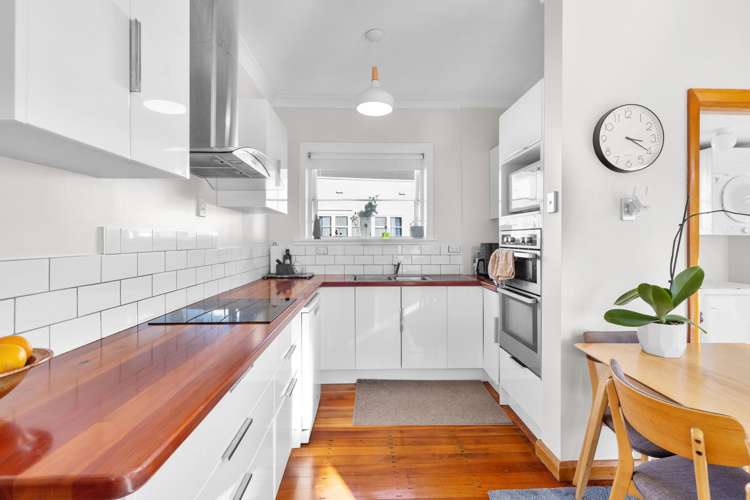 79 Savage Crescent West End_12