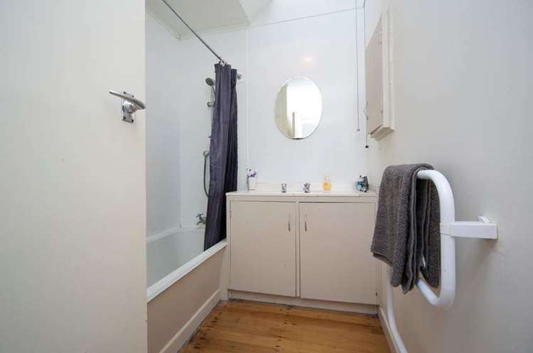 Netherlands Avenue Kelston_5