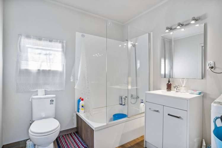 41 Archibald Road Kelston_15