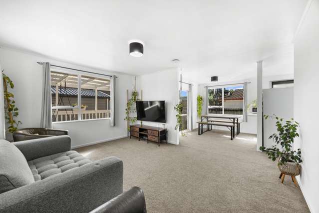 2/212 Waitemata Drive Ranui_1