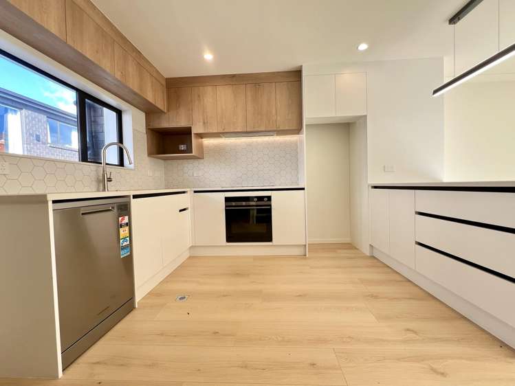 71b Royal Road Massey_1