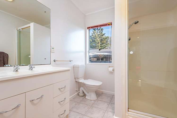 4 John F Kennedy Drive Milson_8