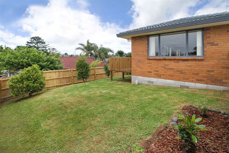 2 Plumstead Rise Glen Eden_15