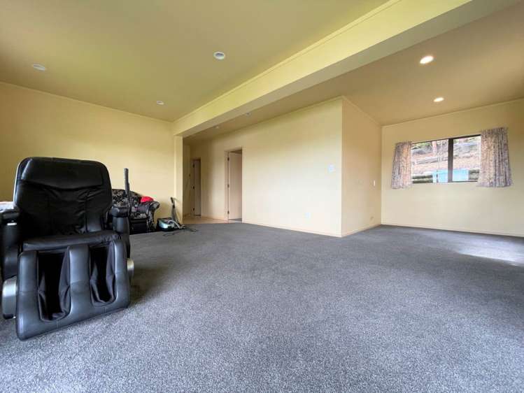 21 Theban Place Totara Vale_12